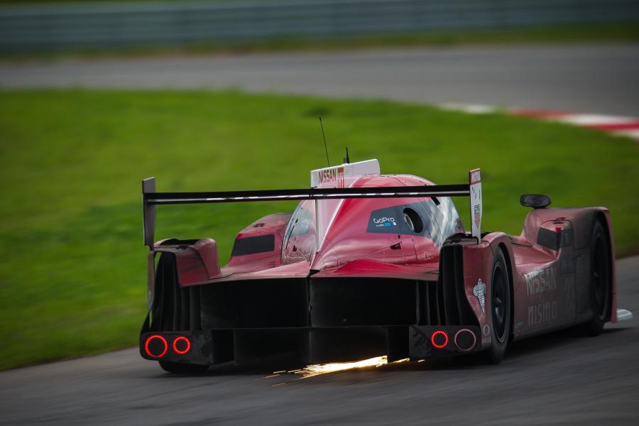  Nissan GT-R LM Nismo 2015 года  (фото 22 из 31)